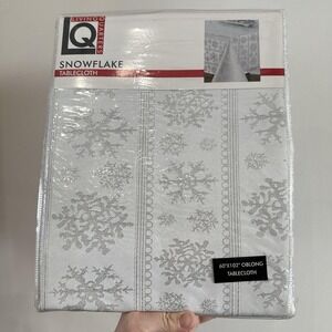 NEW Living Quarters Oblong Snowflake Tablecloth Silver White Chrisrmas‎ 60x102"